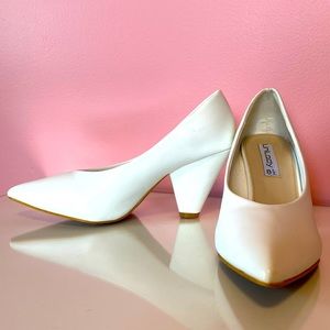 Unilady white pumps size 8.5. Unique Vintage. Never worn. No box.